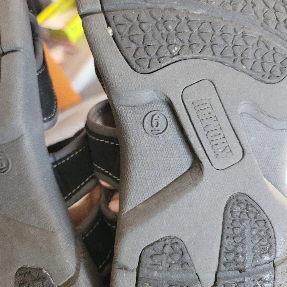 Khombu Sport Sandals 6‎ Black Gray Adjustable Straps Outdoor Comfort Waterproof